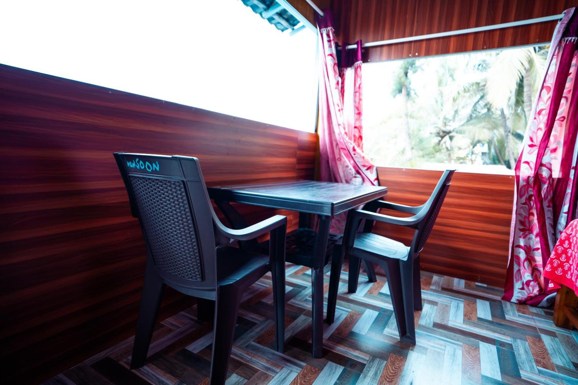 Monsoon Inn 2*