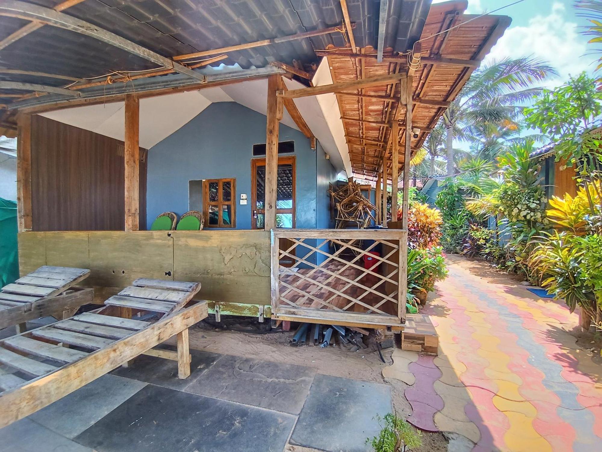 Monsoon Inn